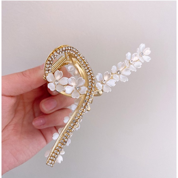 Kẹp tóc càng cua hoa trắng đính hạt châu lấp lánh sang trọng K44