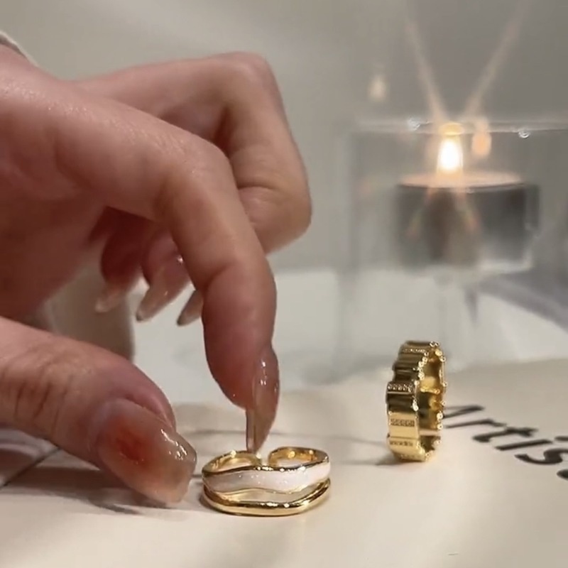 Nhẫn Đính Đá Zircon Dầu Nhỏ Giọt Phong Cách Retro Sang Trọng Cá Tính Dành Cho Nữ