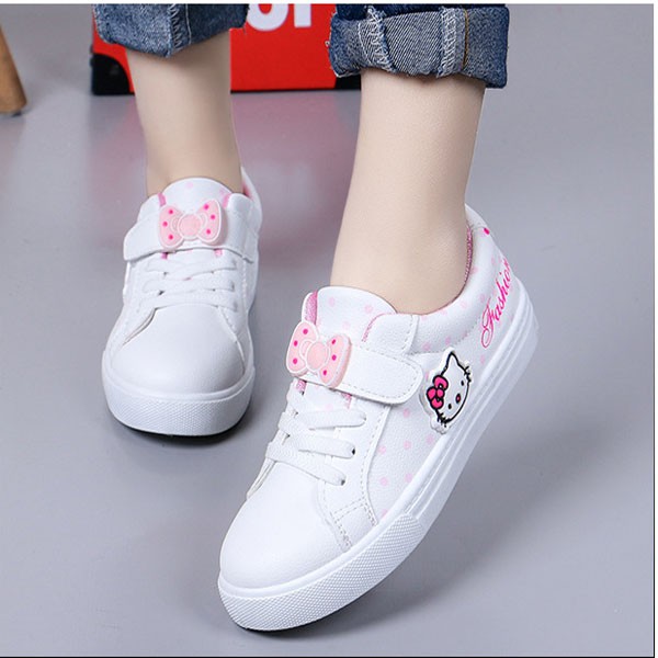 Giày bata bé gái xinh xắn