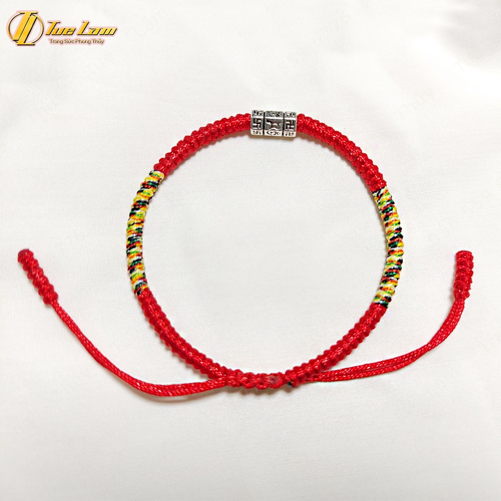 Vòng tay chỉ đỏ may mắn bện handmade charm ống trụ khắc kinh tây tạng bình an - Tuệ Lâm