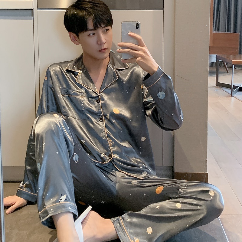 Set đồ ngủ tay dài chất liệu lụa thời trang xuân thu cho nam có kích thước 4XL 5XL