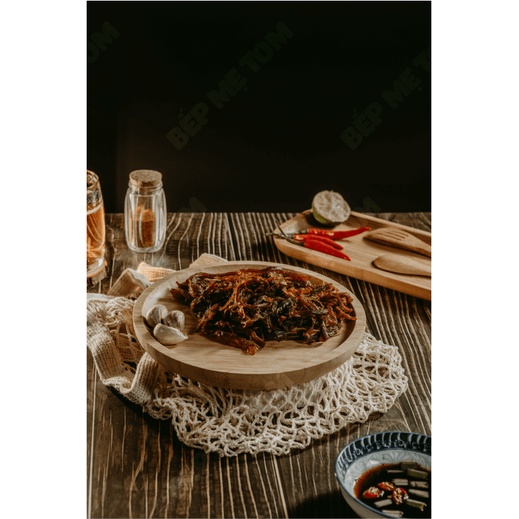 Đồ Ăn Vặt Bò Ướt Xé Sợi 500g Bếp Mẹ Tom | BigBuy360 - bigbuy360.vn
