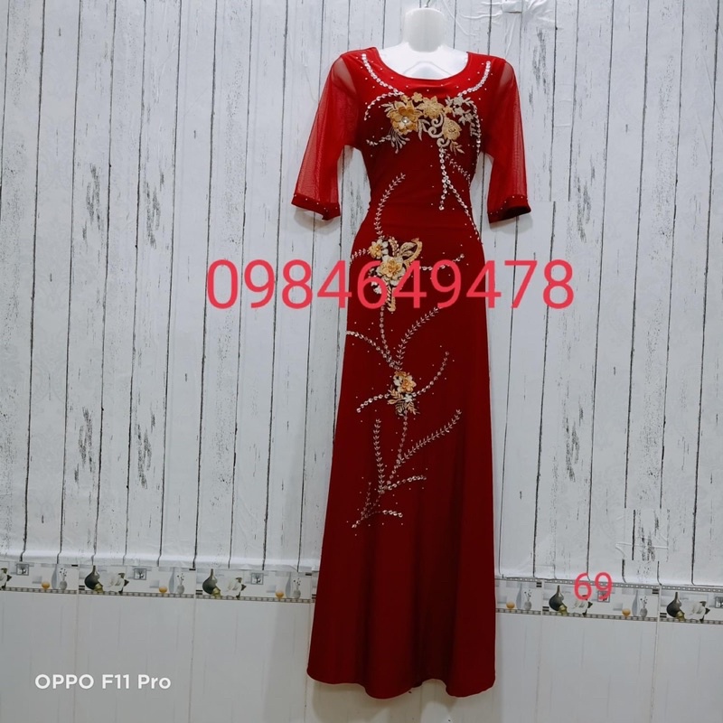 Đầm trung niên đi tiệc hình thật