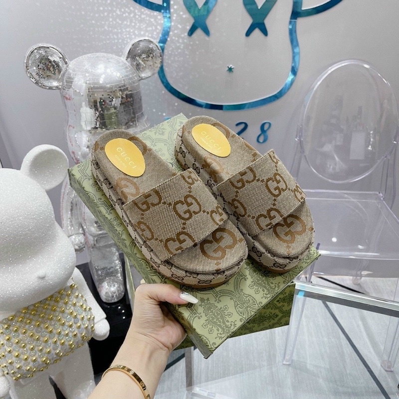 Dép xuồng bánh mì Gc