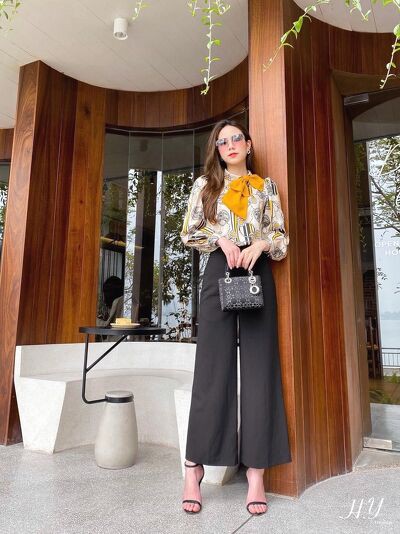 [ Mã WASTRUN4 giảm 10% tối đa 30K đơn 99K] SM22 - SƠ MI LỤA HOẠ TIẾT NƠ VÀNG NỮ | BigBuy360 - bigbuy360.vn