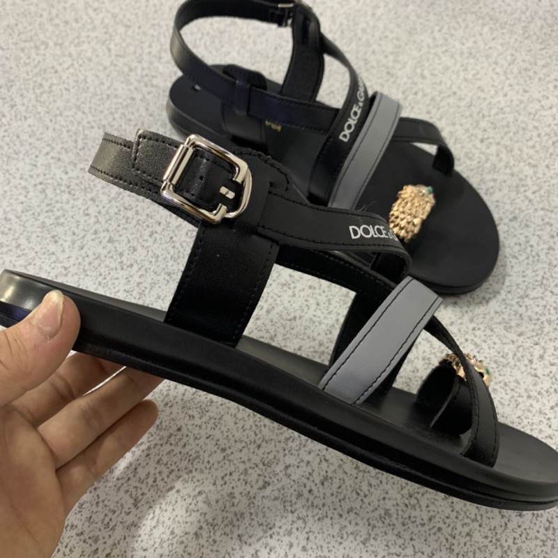 Dép sandal Dolce quai da xỏ ngón đầu nhím