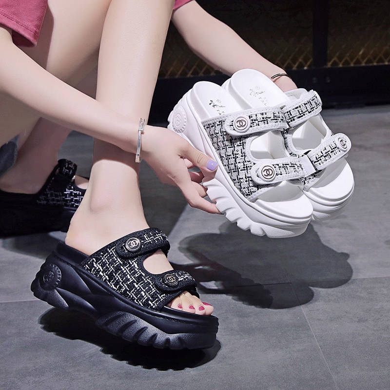 Dép nữ thời trang Dép Sandal Đi Biển Mùa Hè Đế Dày Nâng Chiều Cao Phong Cách Mới Dễ Phối Đồ Cho Học Sinh