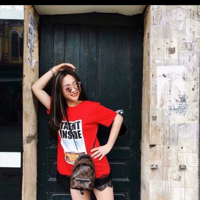 Áo Áo màu đỏ Giữa áo có hình Bên dưới có pha ren Áo zara size S bé nhất Hàng thanh lý còn new Áo chất mát mặc thích