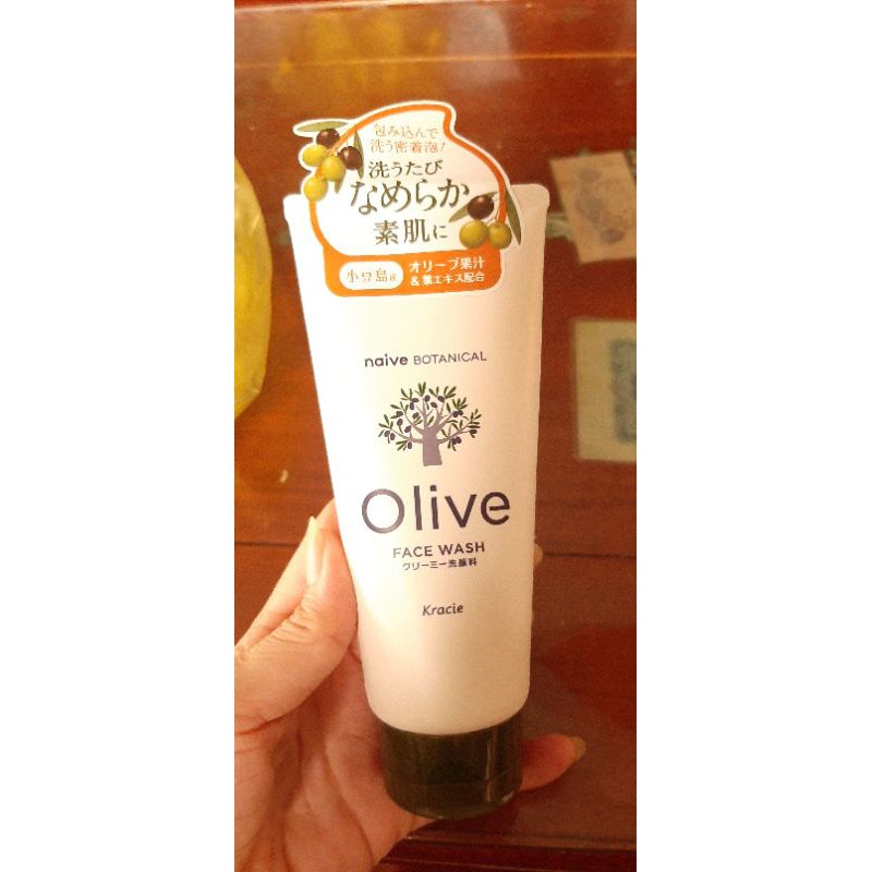 Sữa rửa mặt Naive Botanical Olive Kracie