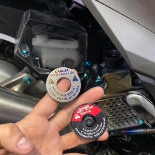 Logo Titanium Dán nắp bình nước