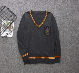 Áo sweater tay dài cổ chữ V