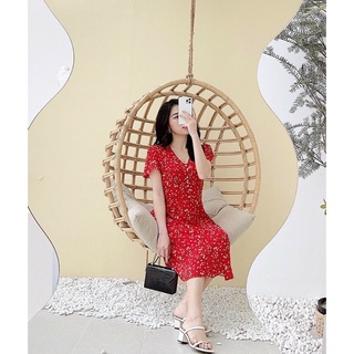 Váy thiết kế hoa đỏ cổ V