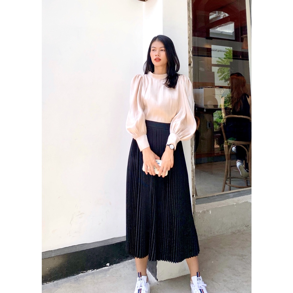 Chân váy ngắn dập ly dài