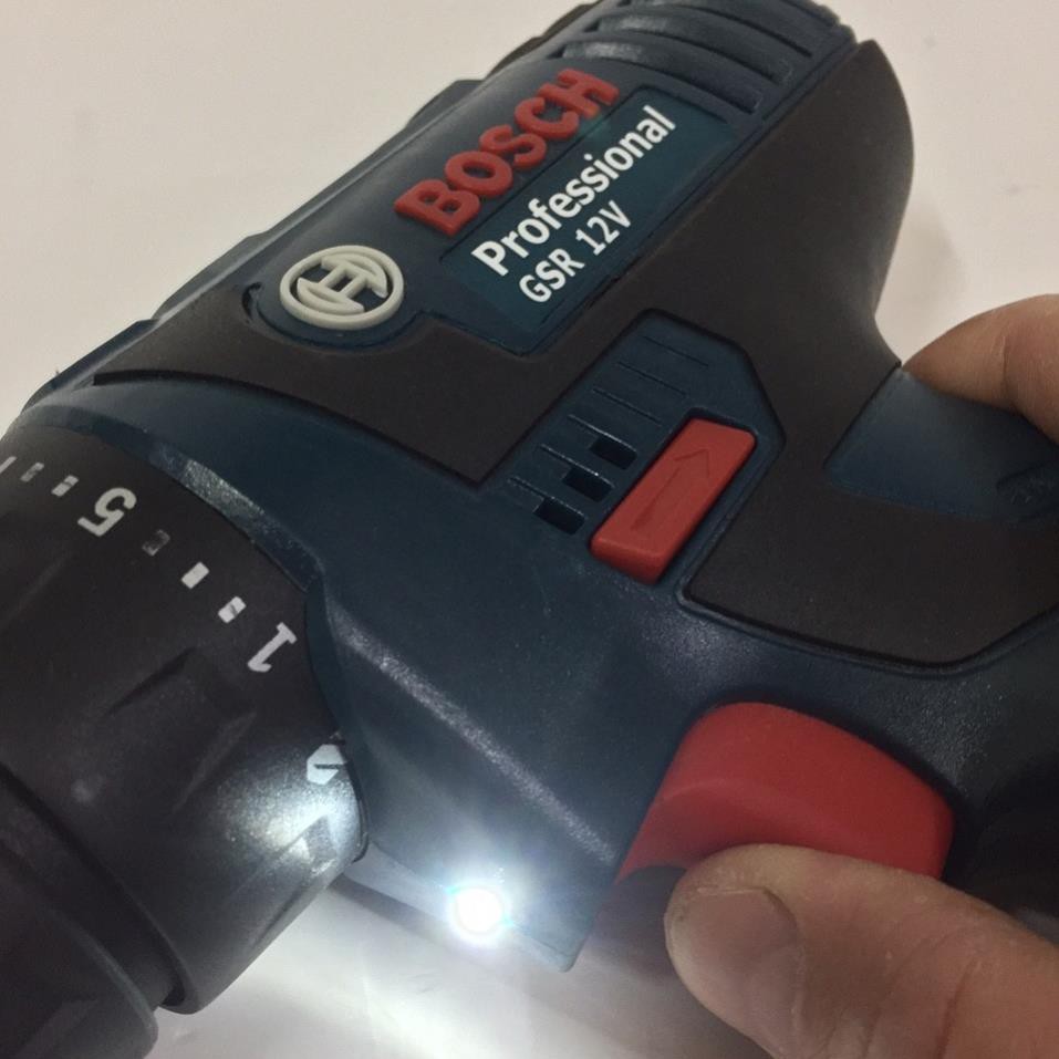 Máy khoan pin Bosch 10.8V Made in Malaysia tặng 1 đầu chuyển hướng và 2 mũi tô vít