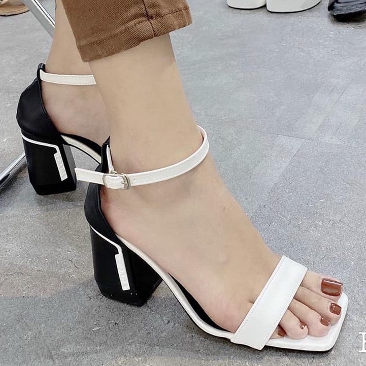 Sandal Cao Gót PRADA Mũi Vuông Mix 2 Màu Đen Trắng Gót 7cm