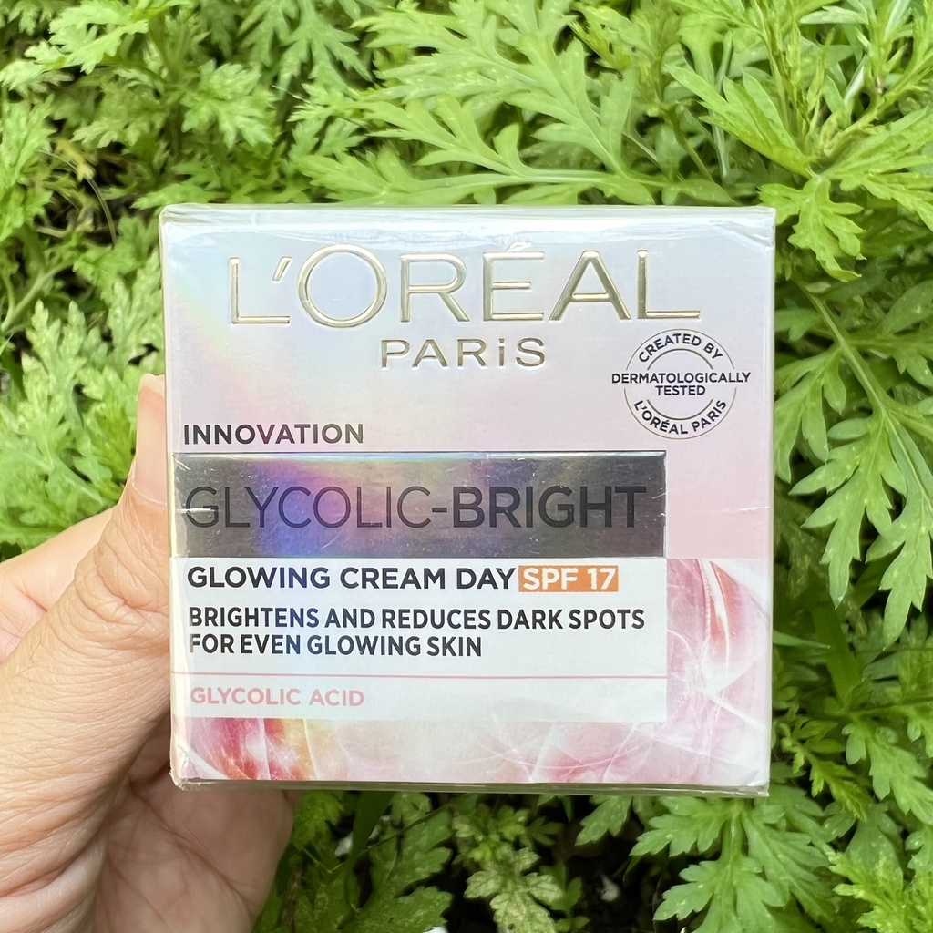 Kem Dưỡng Sáng Da Ban Ngày Loreal Paris Glycolic-Bright Glowing Cream Day SPF 17 - 15ml