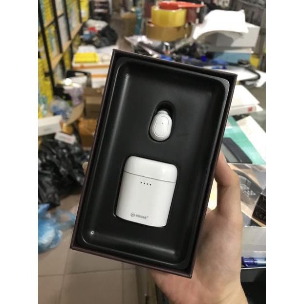 Tai nghe bluetooth lèm dock sạc từ WK P6