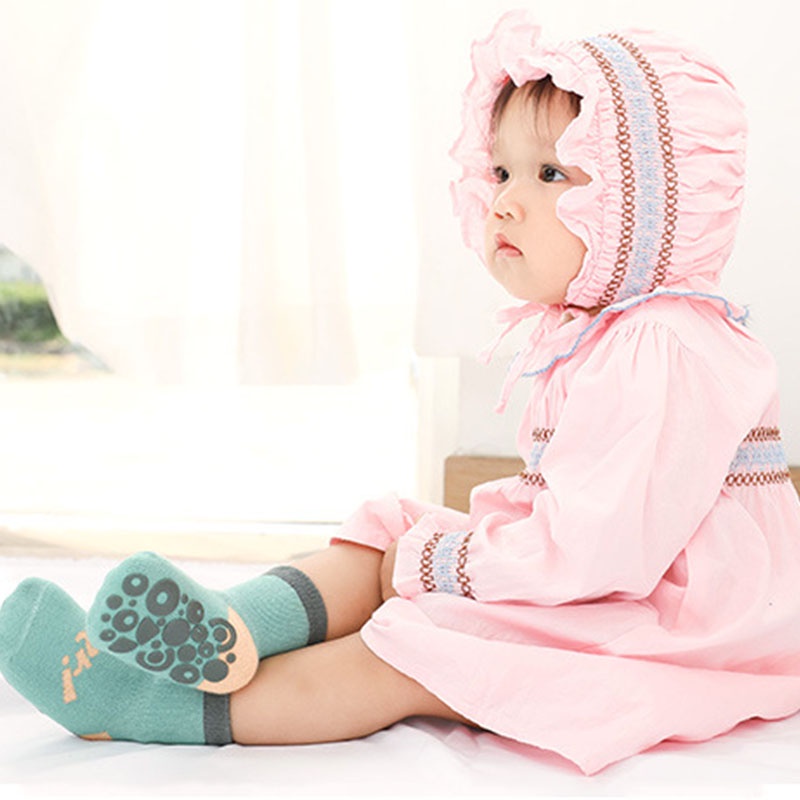 Vớ cotton đế hạt cao su chống trượt họa tiết hoạt hình đáng yêu dành cho bé 0-3 tuổi