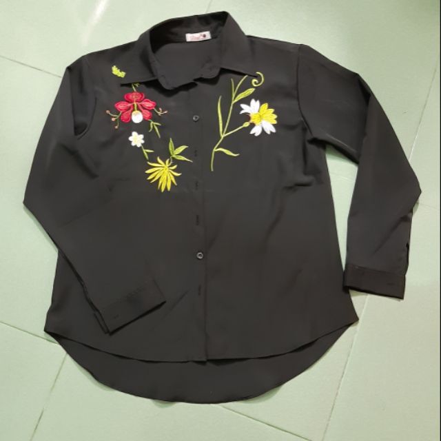 Áo sơ mi đen thêu hoa (new)