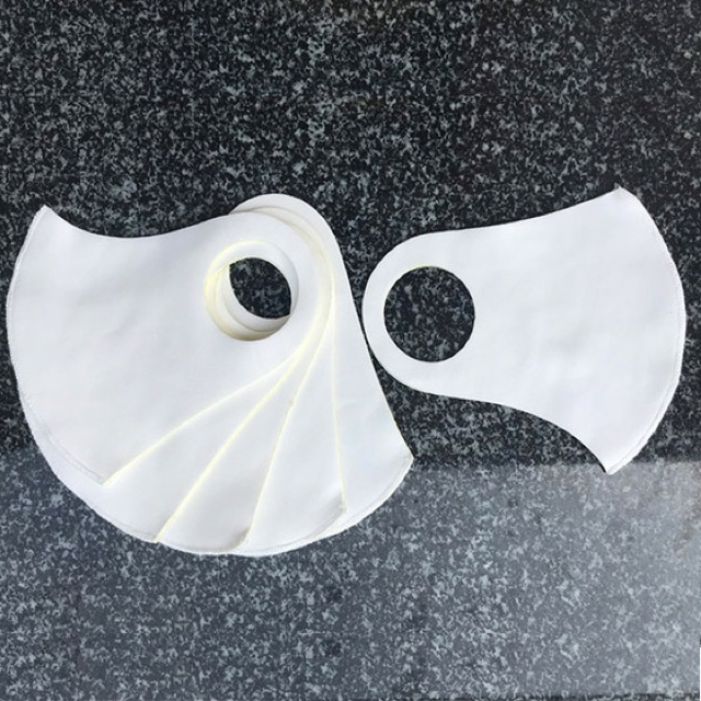 Khẩu trang su poly màu trắng kháng nước | BigBuy360 - bigbuy360.vn