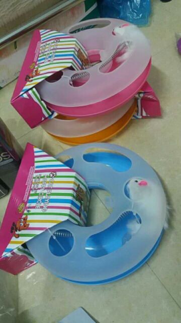 Đồ chơi nhựa hình chuột có bóng xúc xắc