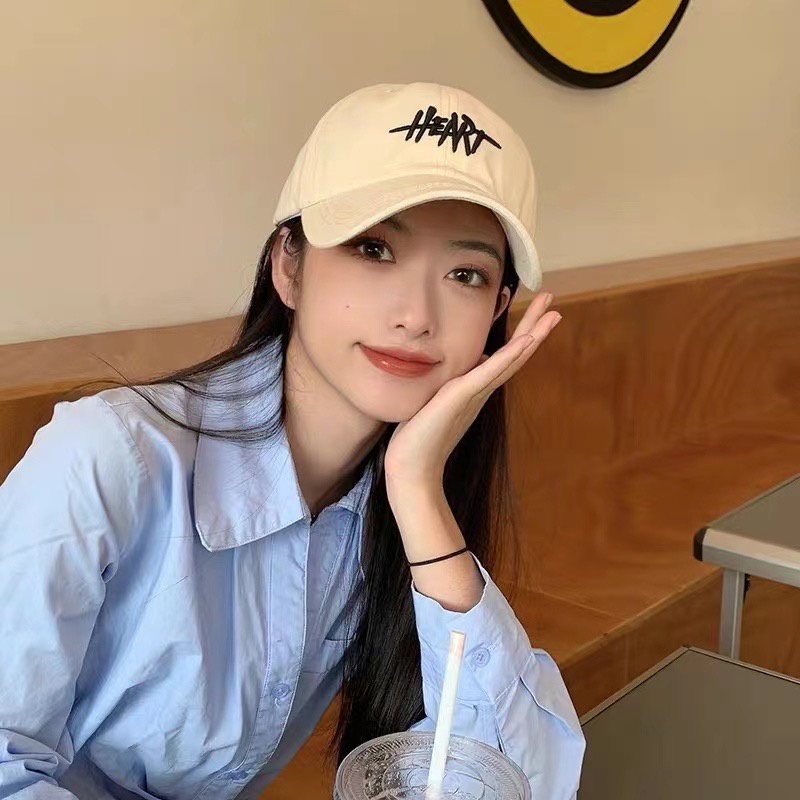 Mũ lưỡi trai MG STUDIO thêu chữ HEART thời trang