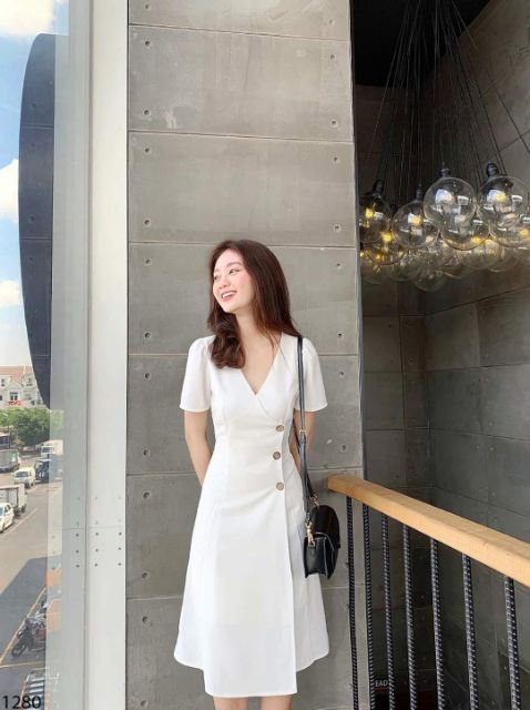 Đầm công sở vạt chéo nút gỗ xinh xắn [KÈM ẢNH THẬT] | BigBuy360 - bigbuy360.vn
