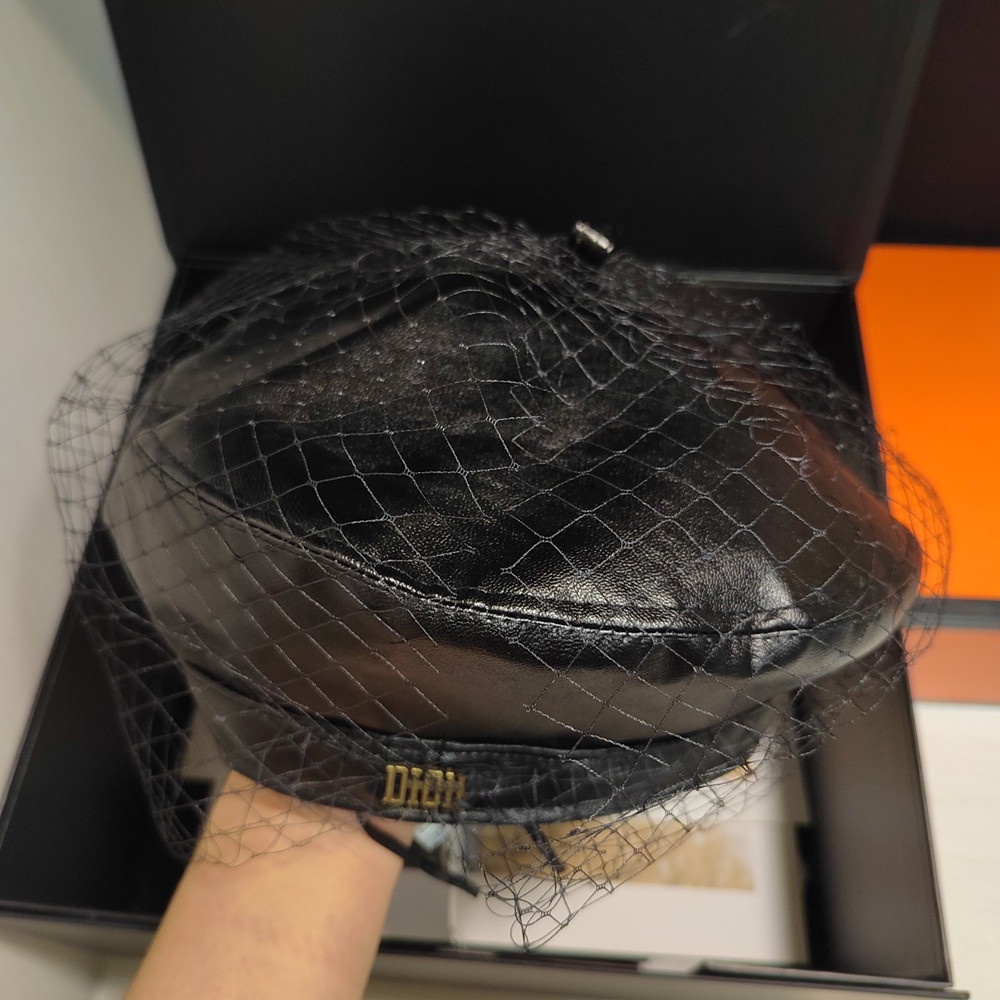 Mũ Beret Màu Đen Phối Ren Thời Trang Cho Nữ