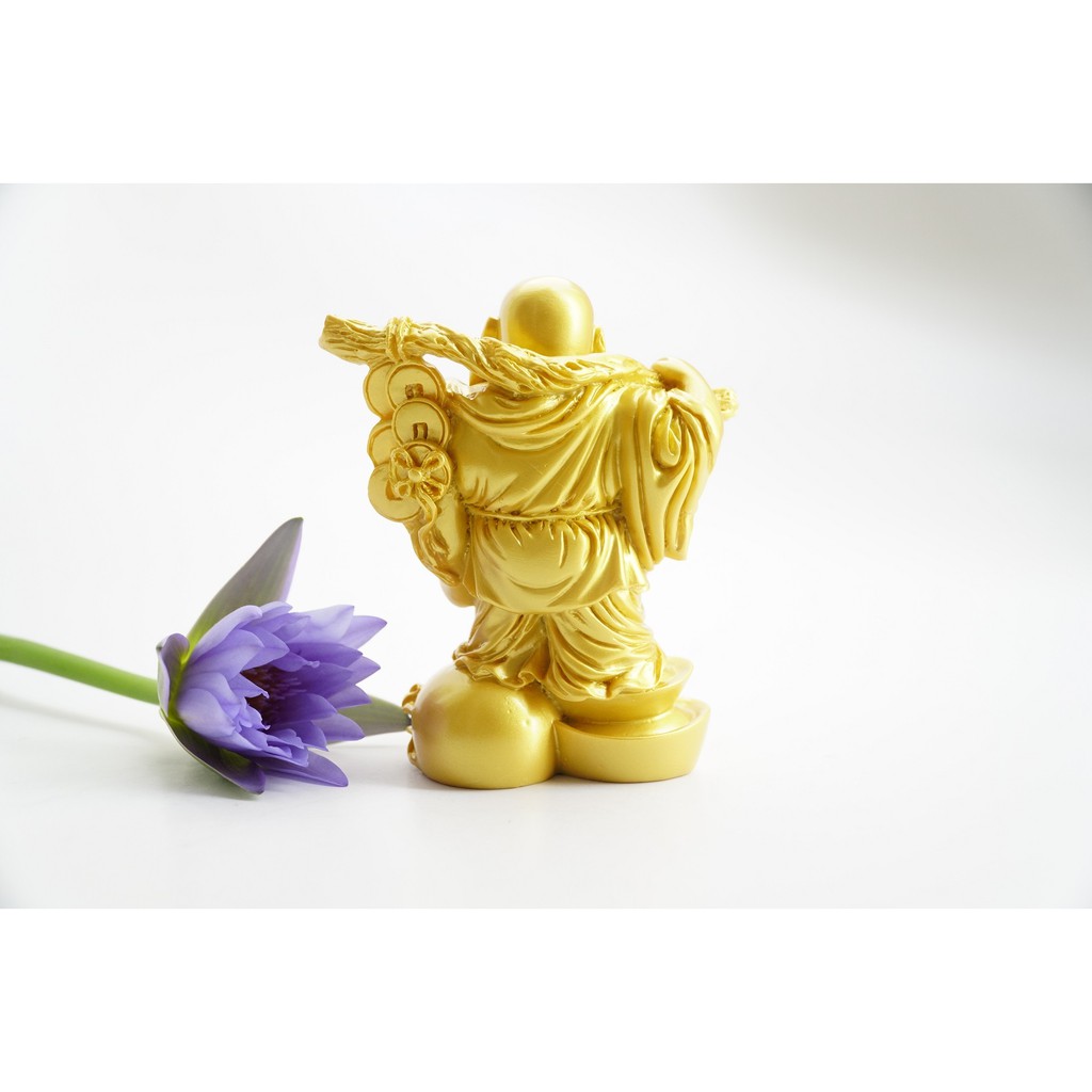 Tượng Phật Di Lặc nhũ vàng đứng trên bao tiền vàng chiêu tài lộc - Cao 14cm | BigBuy360 - bigbuy360.vn