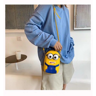 Túi đeo chéo da Minion