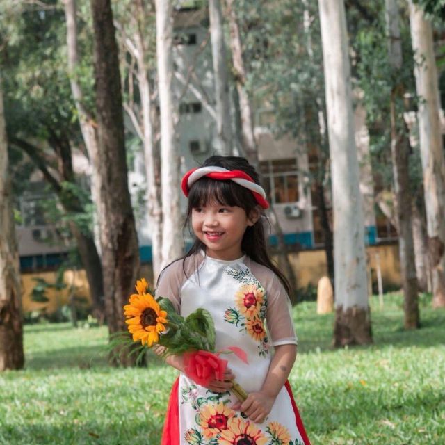 Áo dài bé gái