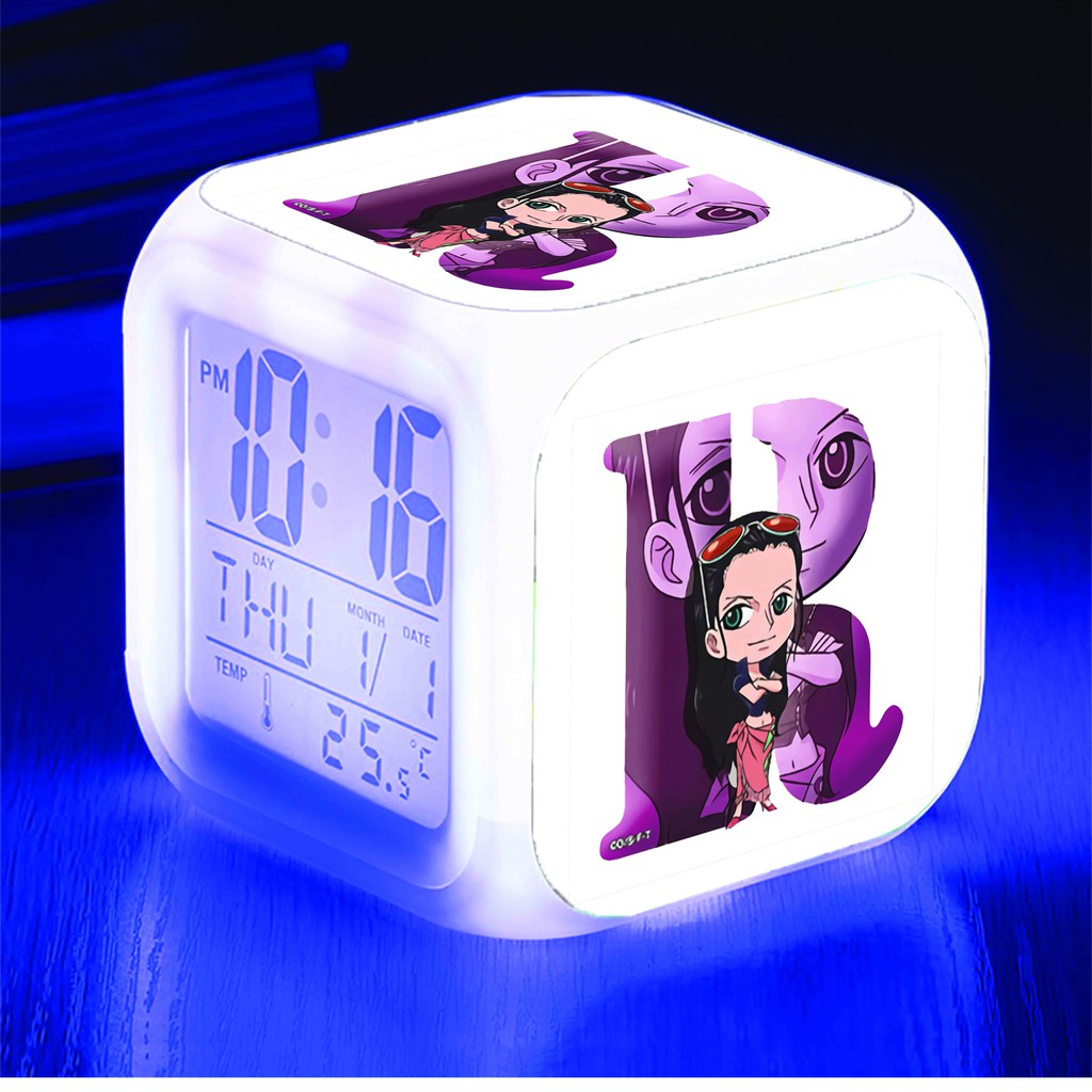 Đồng hồ báo thức để bàn in hình ONE PIECE ĐẢO HẢI TẶC ver CHỮ CÁI chibi anime đèn LED đổi màu