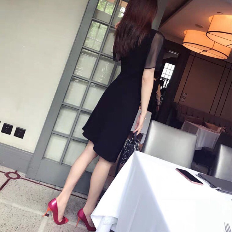 Váy dáng A tay voan xẻ