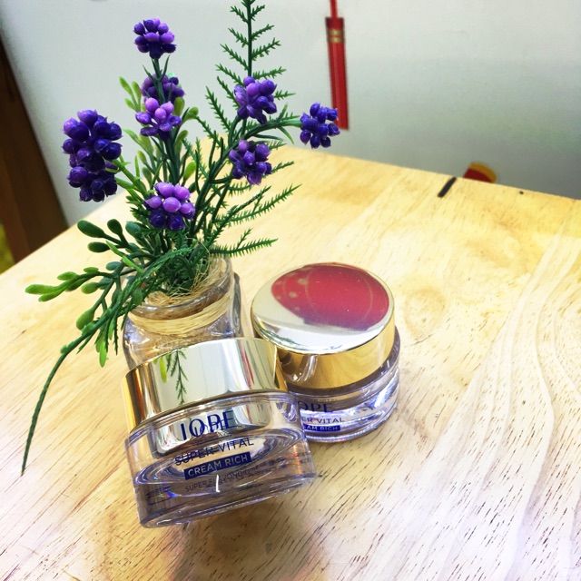 Kem dưỡng ẩm chống lão hoá IOPE Super Vital Cream Rich