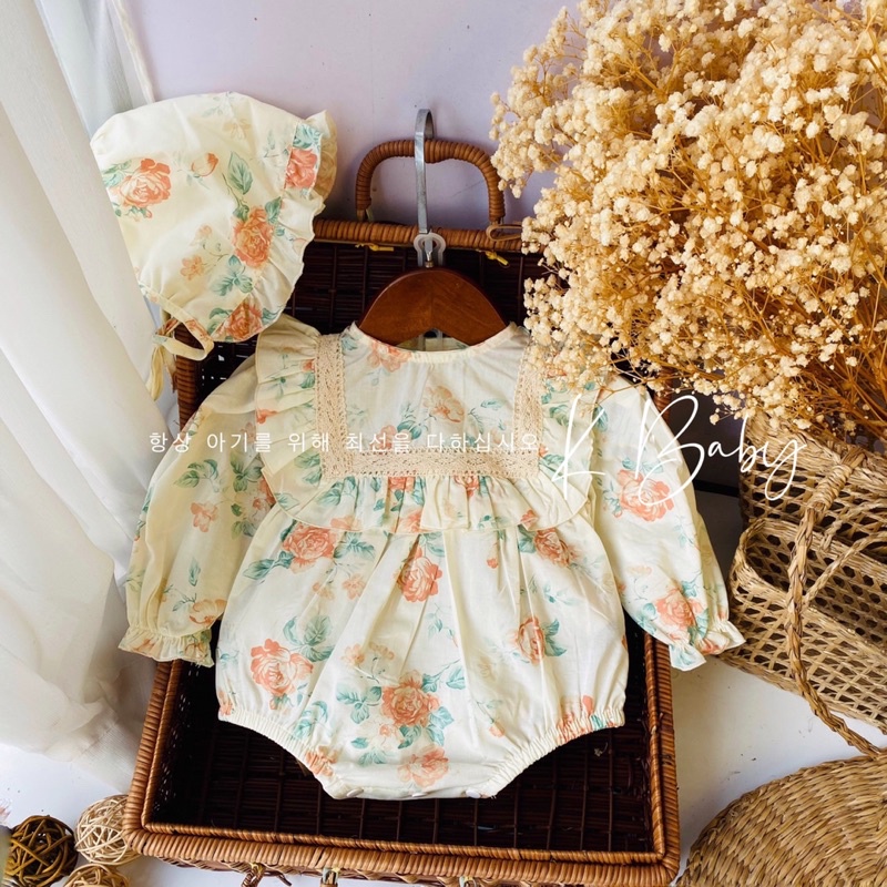 Váy và body tiểu thư màu kem hoa cam to ren cổ vuông