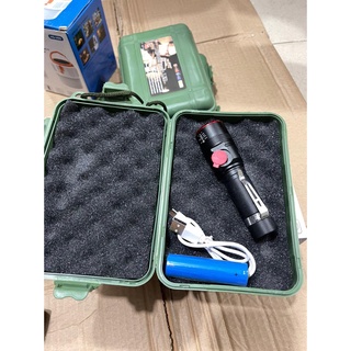 Đèn pin cầm tay mini siêu sáng, có sạc usb, có khả năng zoom to nhỏ, tiện lợi