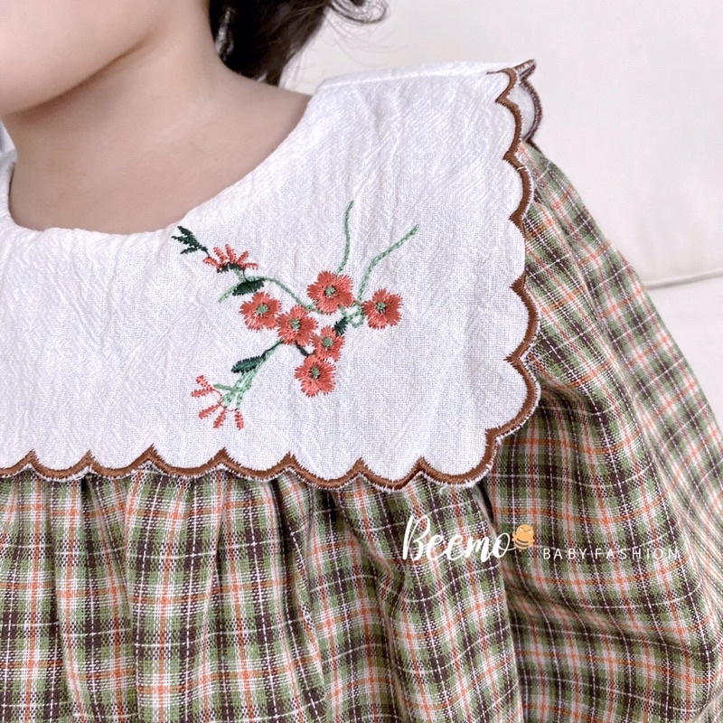 Váy dài tay babydoll karo yếm cổ hoa tiểu thư cho bé gái mặc đi học đi chơi hãng Beemo