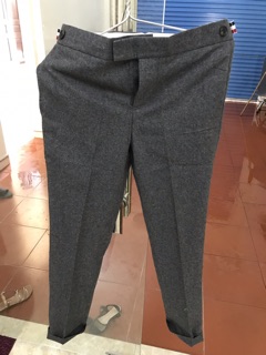 Quần âu Thom browne.