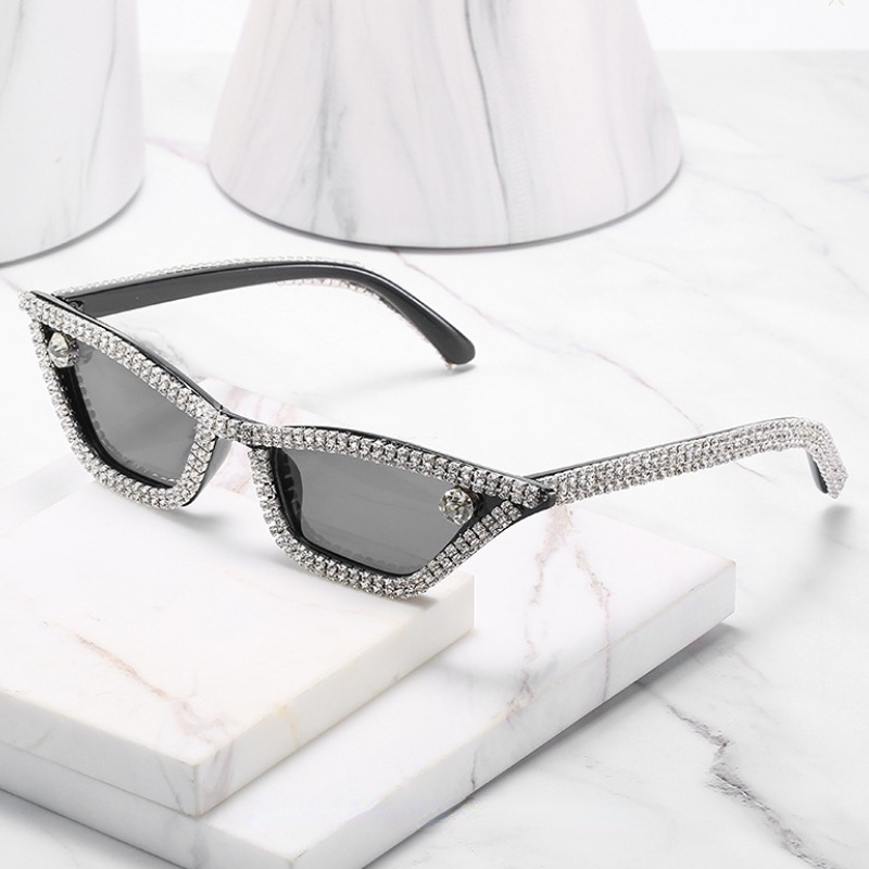 Kính Mát Mắt Mèo Đính Đá Thời Trang Cho Nữ