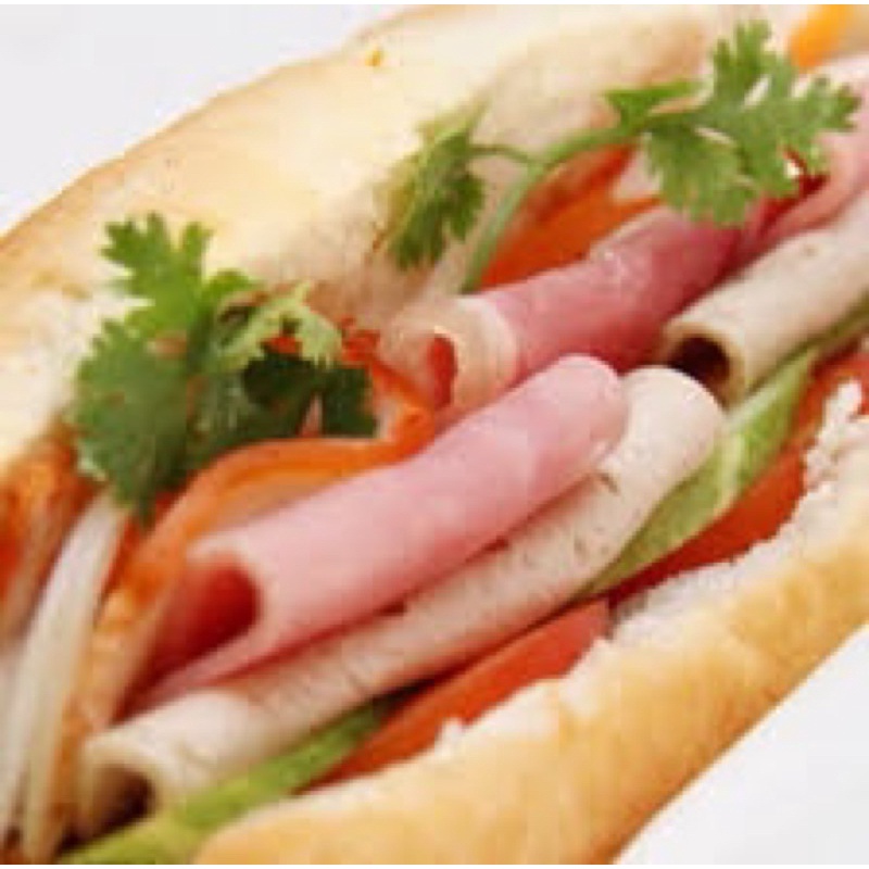 Bánh mì thịt đặc biệt nóng giòn thơm ngon