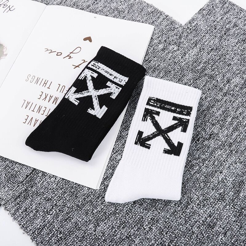 [TonaShoe] Tất Cổ Cao Họa Tiết Sọc Và Thăng Đen Trắng