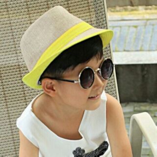 Kính mắt cho bé