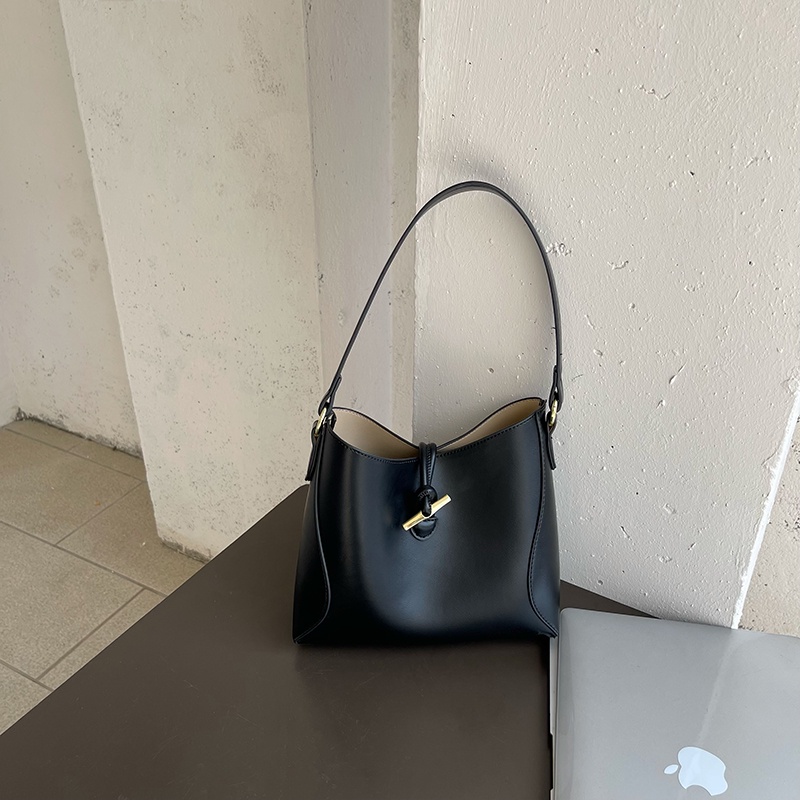 Túi đeo vai IELGY dây rút sức chứa lớn có khóa cài cho nữ