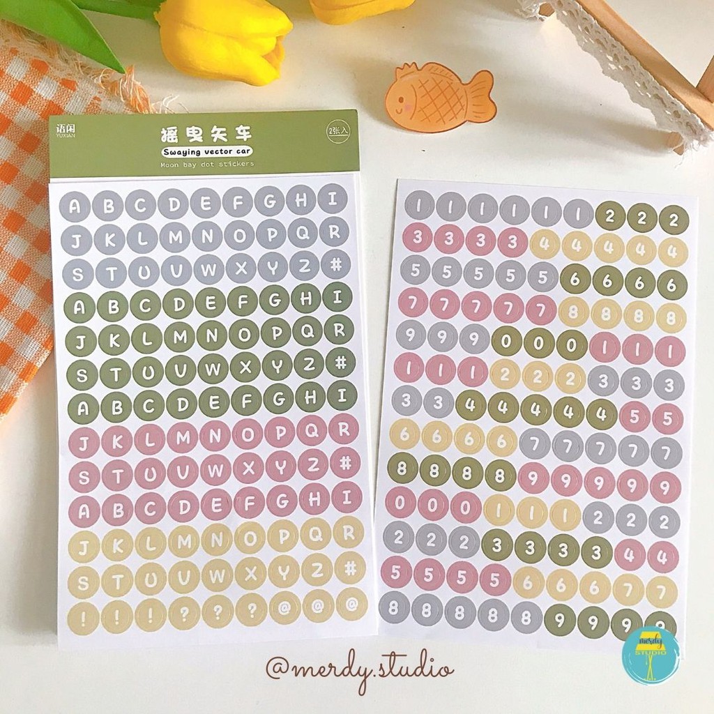 Set 2 tấm sticker số và chữ cái chấm tròn nhiều màu sắc