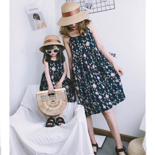 Sét váy con và váy mẹ