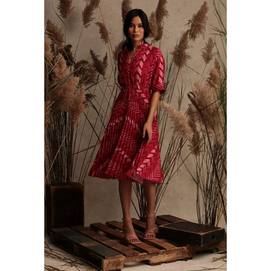 Đầm xếp ly Maggy London