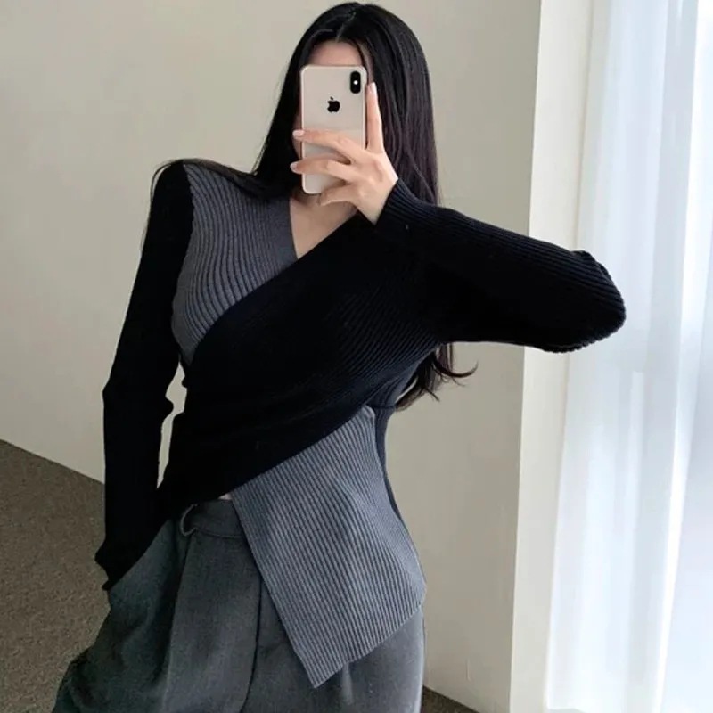IELGY    Ladies V-neck Contrast Color Waist Irregular Knitted Sweater Long Sleeve