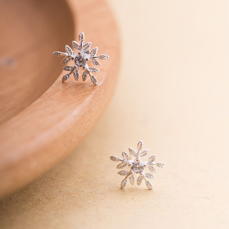 Hoa tại bạc S925 - Khuyên tai nữ bạc Ý hình bông tuyết dễ thương, thanh lịch ZaZa Accessories KT8002