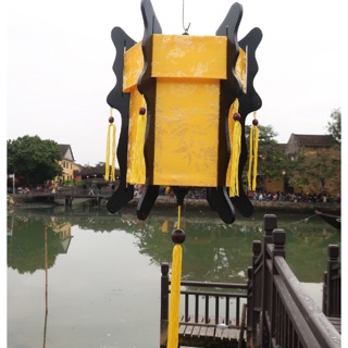 Đèn lồng gỗ lục giác