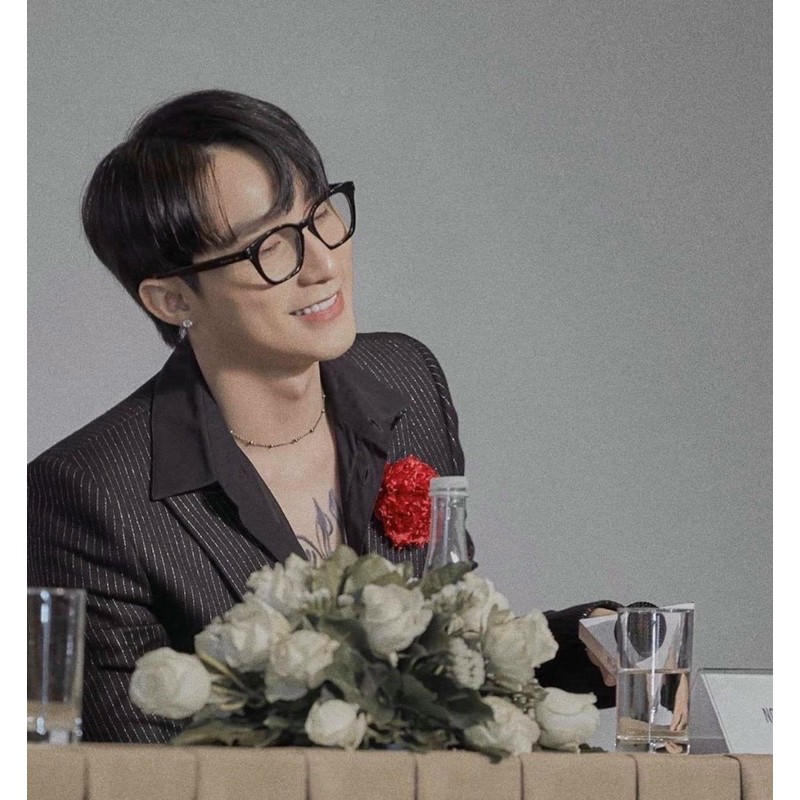 [ Mẫu Hót ] Gọng kính Gucci Sơn Tùng-MTP. Bản Víp Càng Lõi Thép | BigBuy360 - bigbuy360.vn